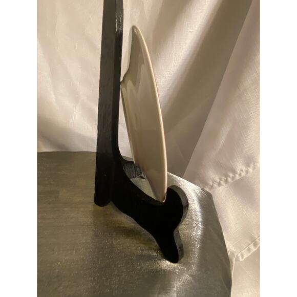 Decorative plate by Victoria & Beale 6.25" Black with Orange "Passon" design EUC - Picture 5 of 10